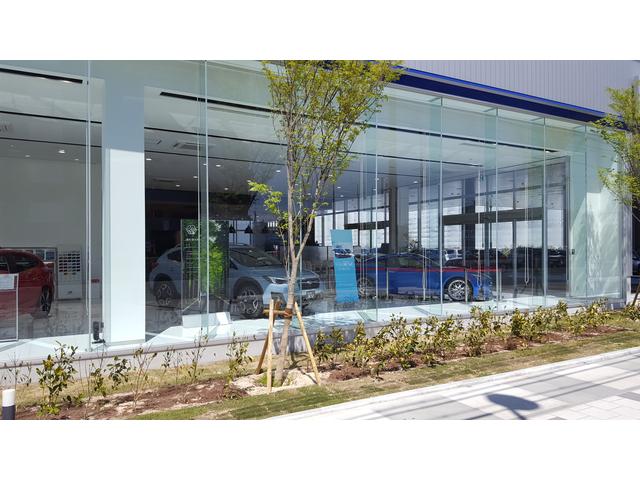 カースポット西宮国道２号店は、兵庫県の南部国道２号沿いにあり、新車店舗と同敷地内にございます。i