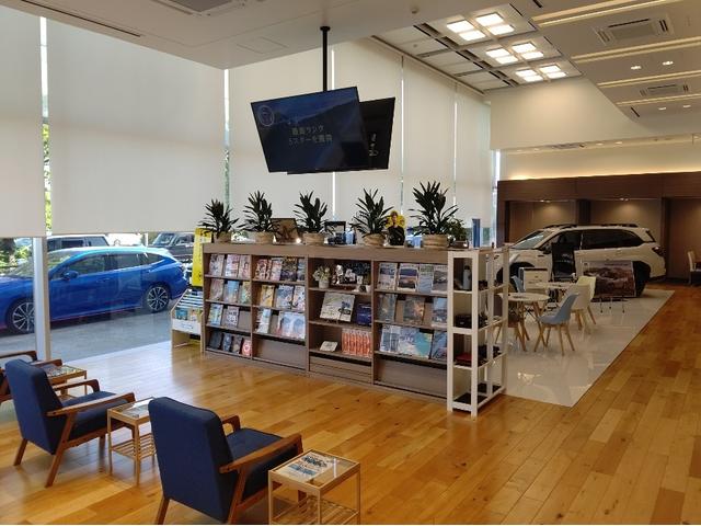  店頭に中古車の在庫展示はありませんが、県内在庫は店頭へご用意できます、お気軽にご相談ください